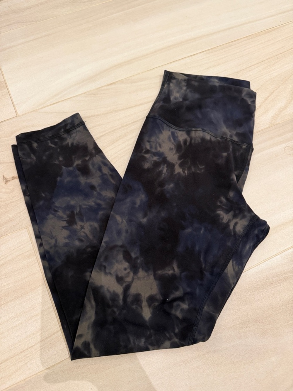 Lululemon Tie-Dye High Rise Align Leggings - size 8